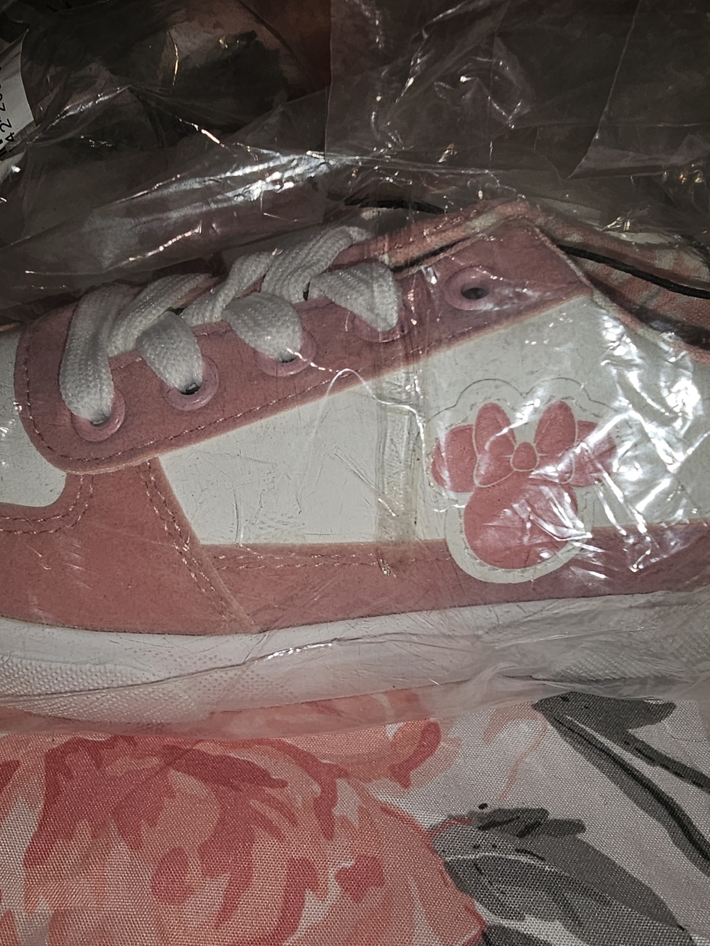 Kohl's Minnie Mouse Pink and White Low-Top Sneakers